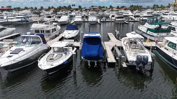 102 RIVIERA DUNES WAY #N-21, Palmetto, FL 34221