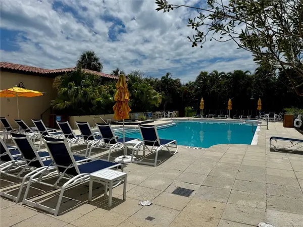 2600 HARBOURSIDE DR #C11, Longboat Key, FL 34228