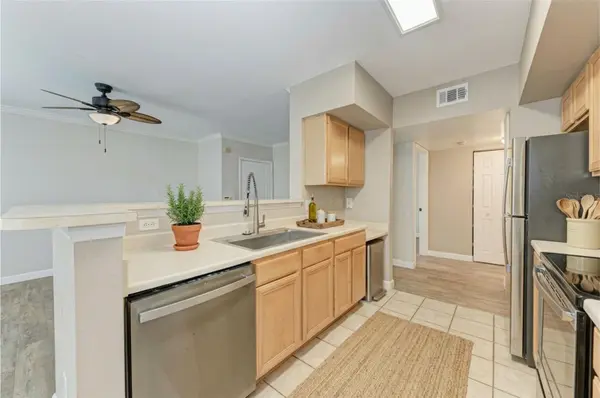 1195 VILLAGIO CIR #101, Sarasota, FL 34237