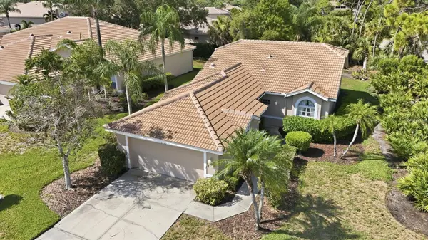 9402 FOREST HILLS CIR, Sarasota, FL 34238