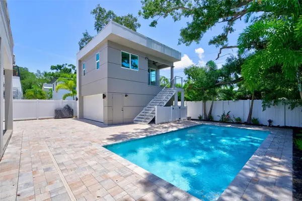 2430 FLOYD ST, Sarasota, FL 34239