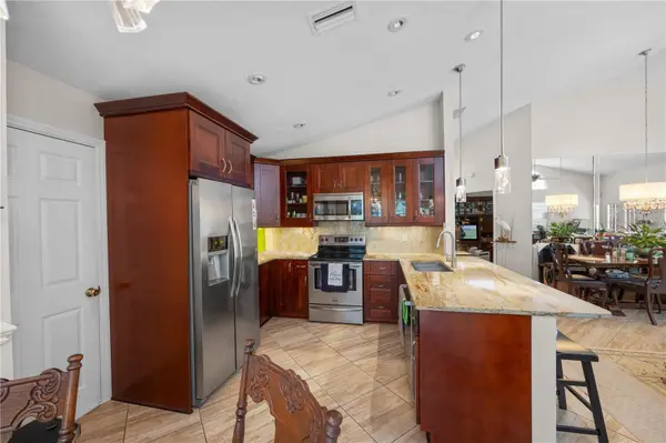 7716 GENEVA LN, Sarasota, FL 34243