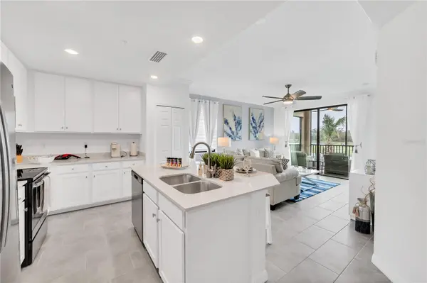 18114 GAWTHROP DR #201, Lakewood Ranch, FL 34211