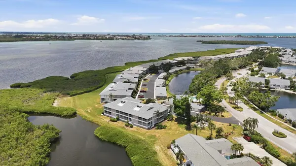 1103 EDGEWATER CIR #1103, Bradenton, FL 34209
