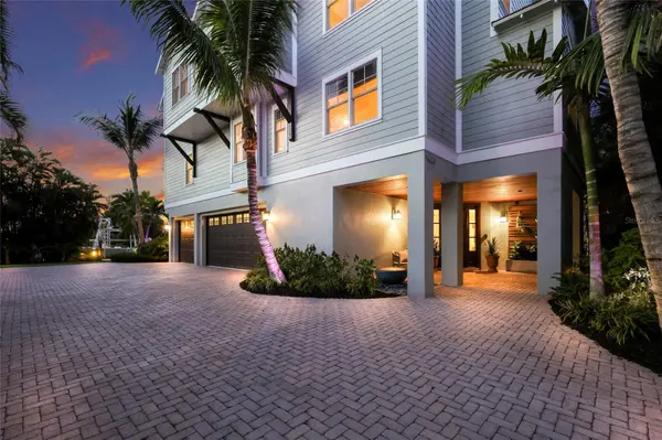 526 56TH ST, Holmes Beach, FL 34217