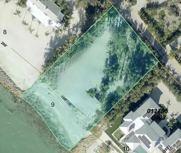 7740 SANDERLING RD, Sarasota, FL 34242