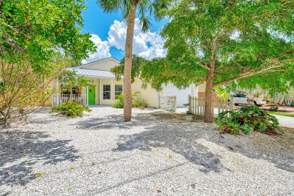 5253 AVENIDA DEL MARE, Sarasota, FL 34242