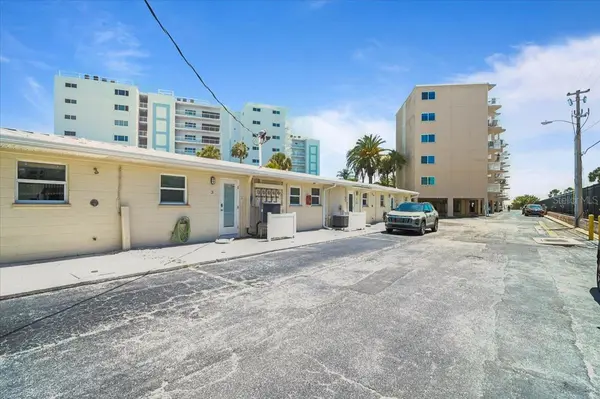 5830 MIDNIGHT PASS RD #3, Sarasota, FL 34242