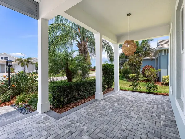 8282 GRANDE SHORES DR, Sarasota, FL 34240