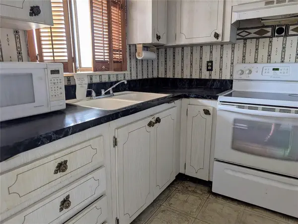 3714 LAKE BAYSHORE DR #K-418, Bradenton, FL 34205