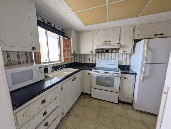 3714 LAKE BAYSHORE DR #K-418, Bradenton, FL 34205