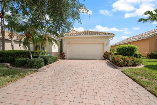 4211 64TH AVE E, Sarasota, FL 34243