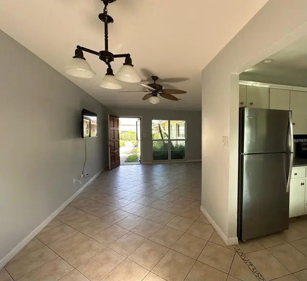 2105 PUEBLO CIR #V2, Sarasota, FL 34231