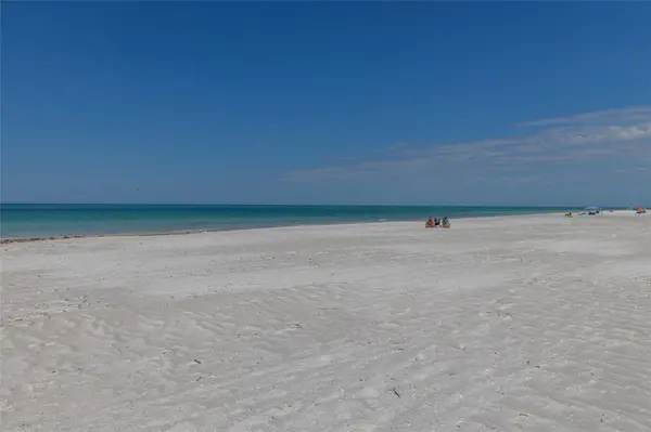 7094 LONGBOAT DR E, Longboat Key, FL 34228