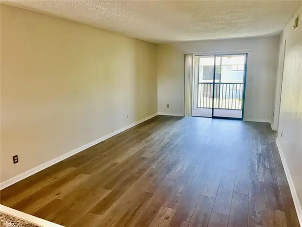 6033 34TH ST W #104, Bradenton, FL 34210