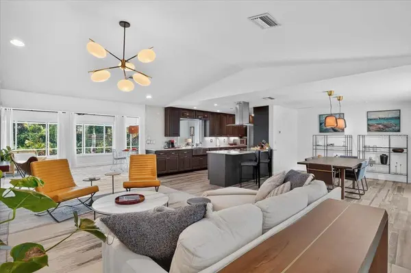 3282 TOBERO LN, Sarasota, FL 34235