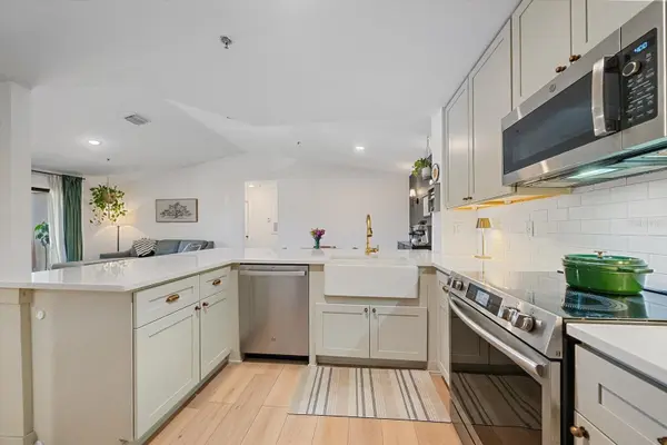 4002 CROCKERS LAKE BLVD #21, Sarasota, FL 34238