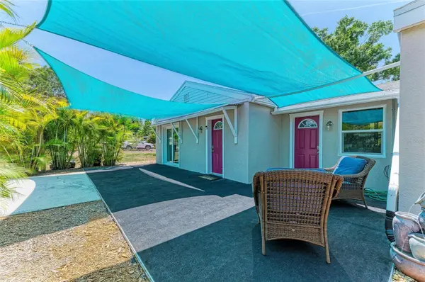 901 OAK ST SW, Ruskin, FL 33570