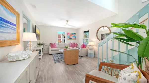 6327 GULF DR, Holmes Beach, FL 34217