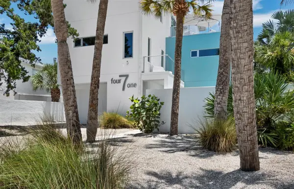 471 ISLAND CIR, Sarasota, FL 34242
