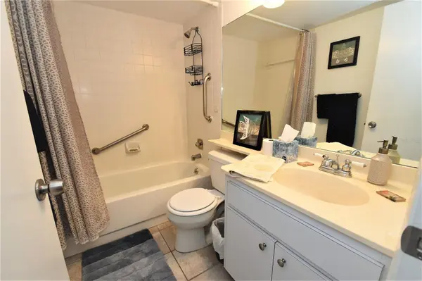 1712 GLENHOUSE DR #GL417, Sarasota, FL 34231