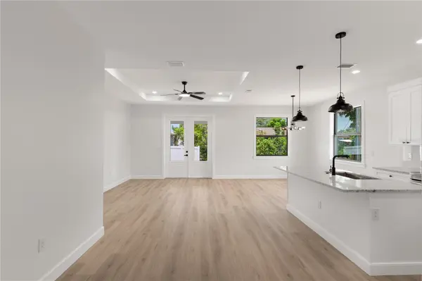 923 CUMBERLAND RD, Venice, FL 34293