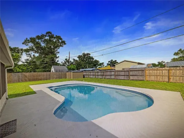 3032 GOLDEN RAIN DR, Sarasota, FL 34232