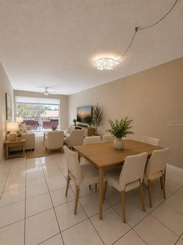 2763 WOODGATE LN #211, Sarasota, FL 34231