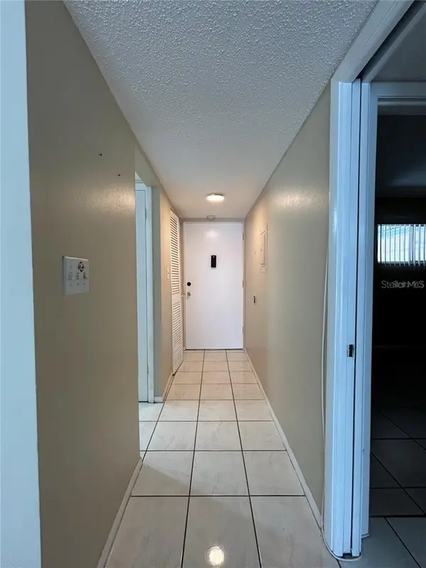 2763 WOODGATE LN #211, Sarasota, FL 34231