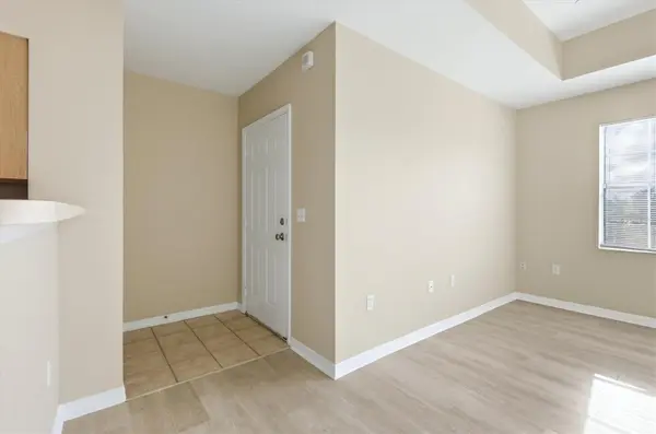 1015 VILLAGIO CIR #202, Sarasota, FL 34237