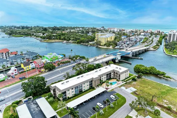6470 HOLLYWOOD BLVD #307, Sarasota, FL 34231