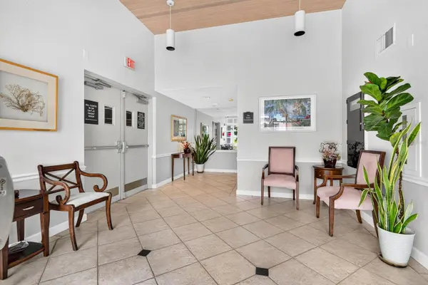 3731 SARASOTA SQUARE BLVD #205D, Sarasota, FL 34238