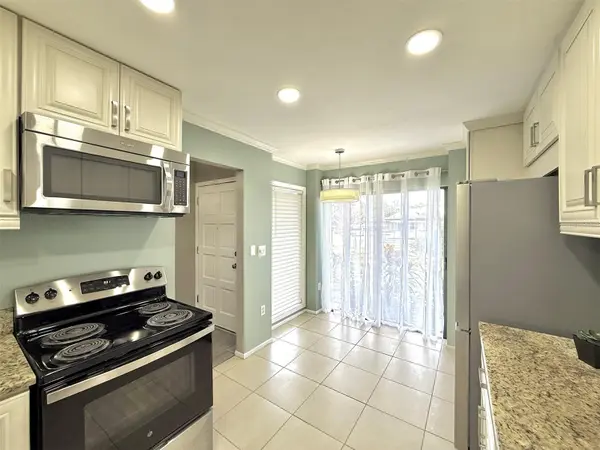 942 N BENEVA RD #V28, Sarasota, FL 34232