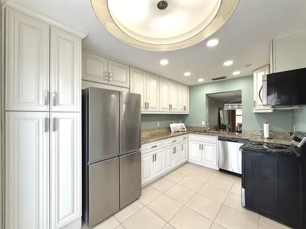 942 N BENEVA RD #V28, Sarasota, FL 34232