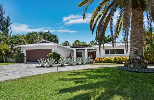622 TROPICAL CIR, Sarasota, FL 34242