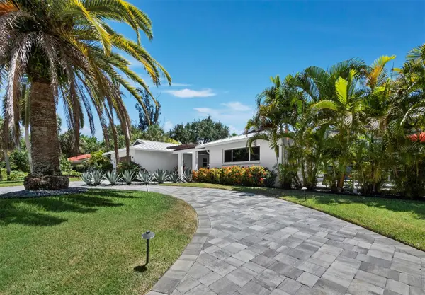 622 TROPICAL CIR, Sarasota, FL 34242