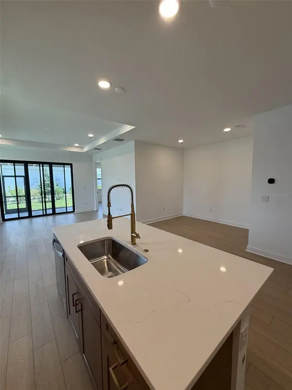5889 WINDBREAK CT, Apollo Beach, FL 33572