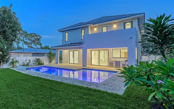 2483 BAY ST, Sarasota, FL 34237