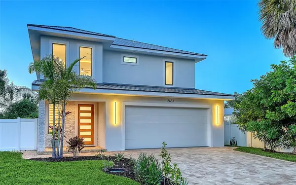 2483 BAY ST, Sarasota, FL 34237
