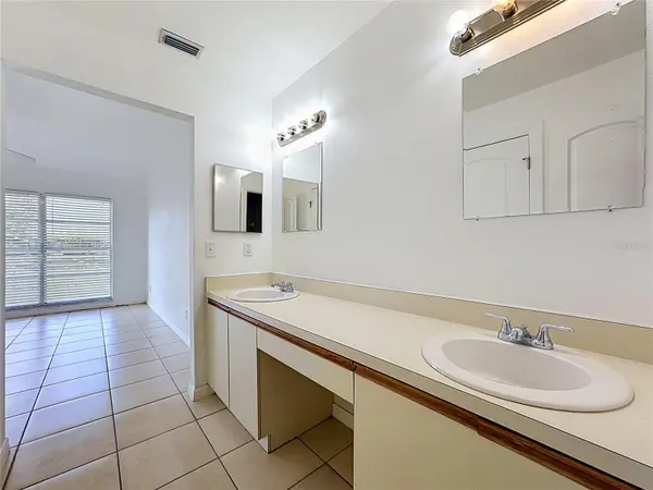 5664 25TH STREET CIR E, Bradenton, FL 34203