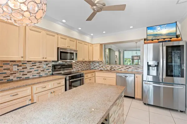 6101 34TH ST W #2B, Bradenton, FL 34210