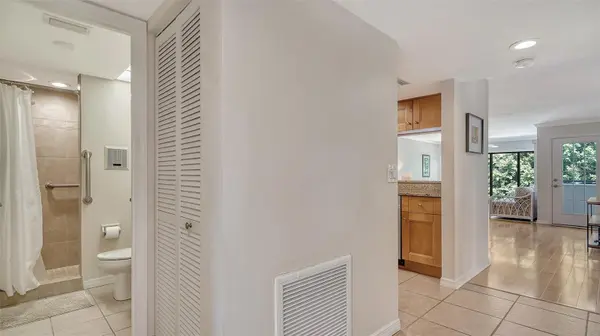 835 S OSPREY AVE #201, Sarasota, FL 34236