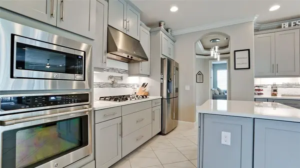 5738 HYDRANGEA CIR, Sarasota, FL 34238