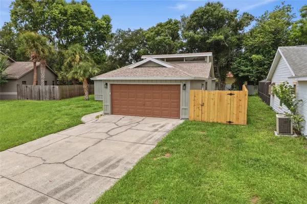 8232 COUNTRY OAKS CT, Sarasota, FL 34243