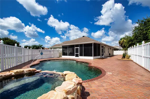 515 PLANTERS MANOR WAY, Bradenton, FL 34212