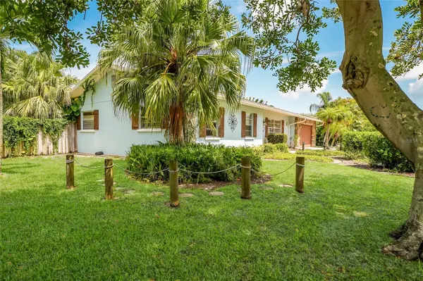 1004 68TH ST NW, Bradenton, FL 34209