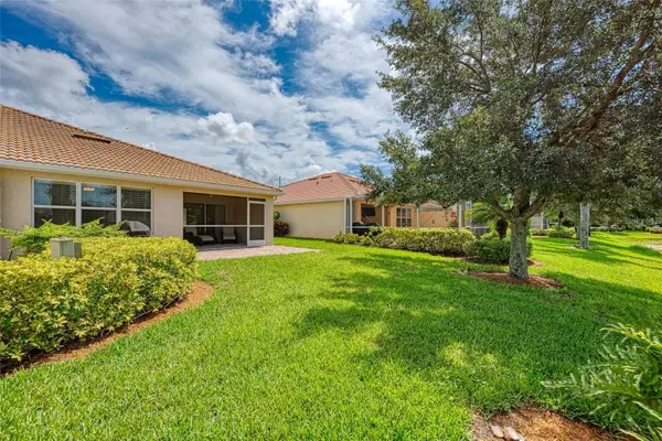 6083 BENEVENTO DR, Sarasota, FL 34238