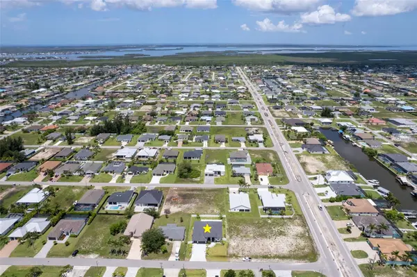 10 SW 33RD AVE, Cape Coral, FL 33991