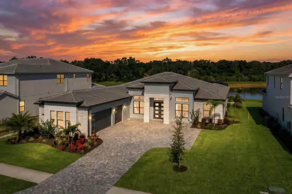 2428 WATERFRONT CIR, Sarasota, FL 34240