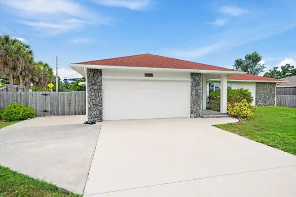 4378 MEADOWLAND CIR, Sarasota, FL 34233